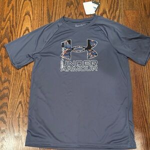 Under Armour boys XL Dri fit tee shirt. Loose style. Steel grey color.